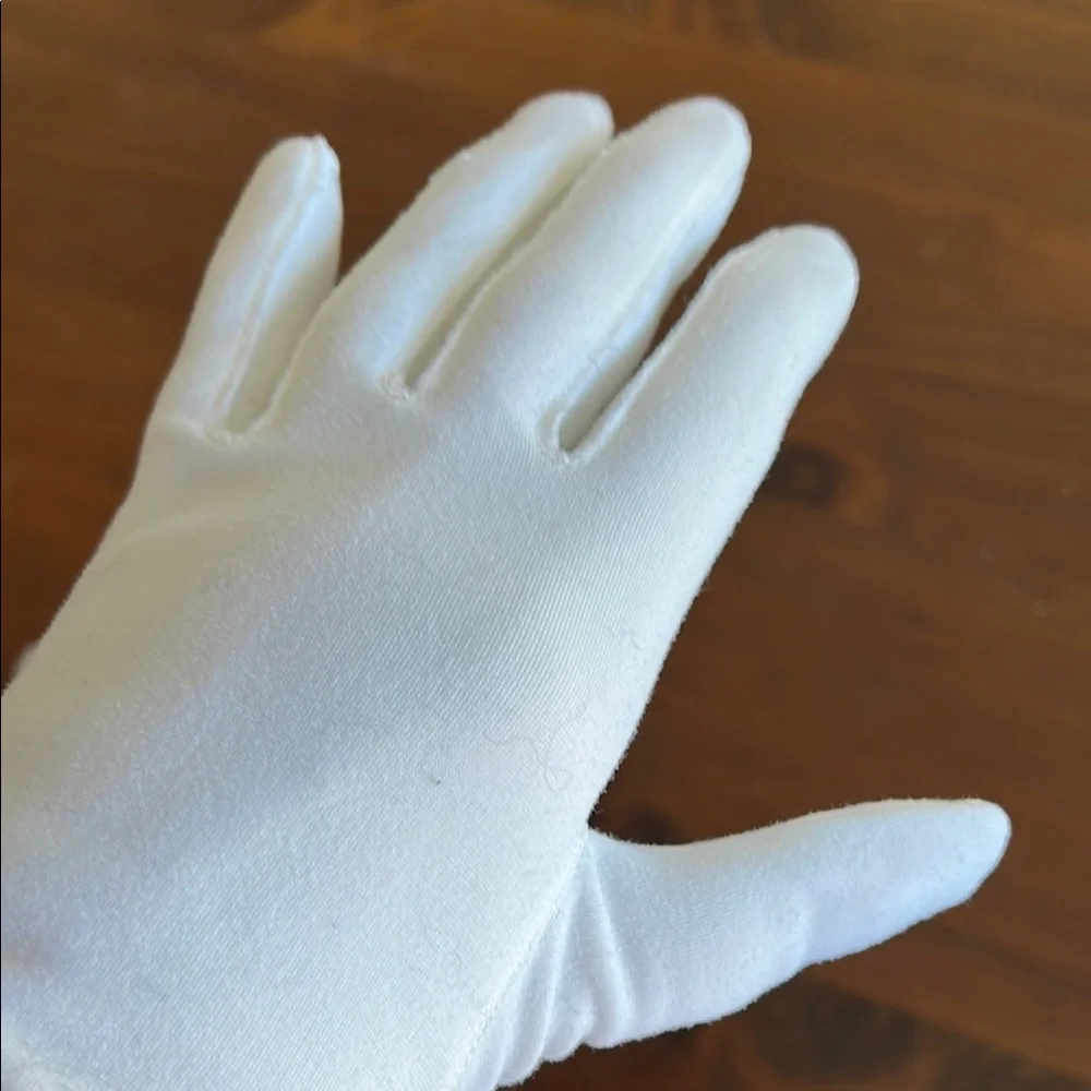 Vintage Chic White Cloth Gloves